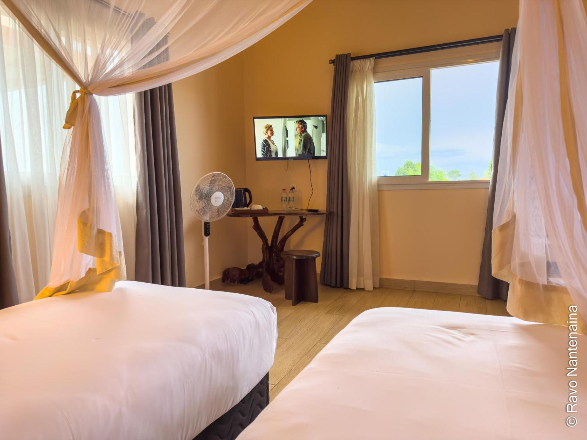 Bira Hotel Antsirabe Exterior photo