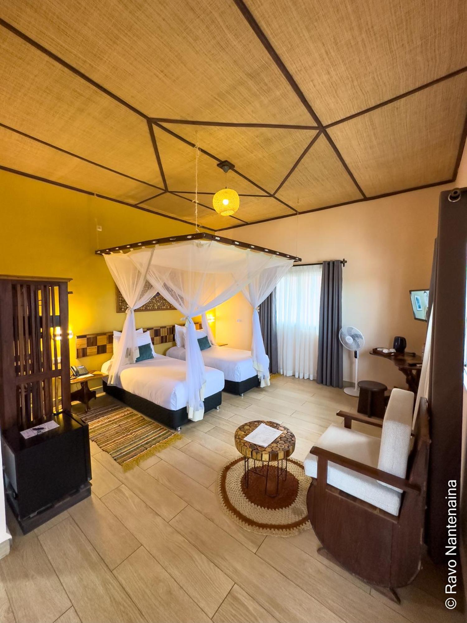 Bira Hotel Antsirabe Exterior photo